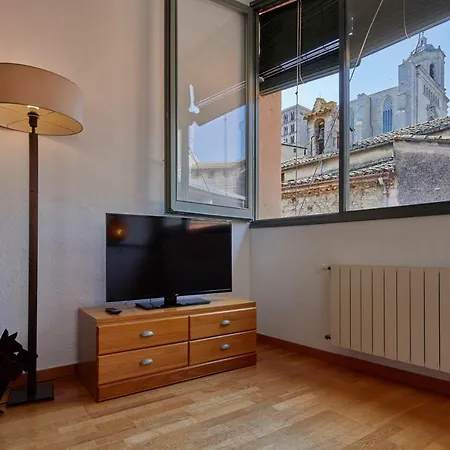 Francesc Samso, Apartmán Girona