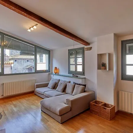 Francesc Samso, Apartmán Girona